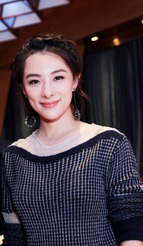 刘璇二胎女儿正面照首曝光